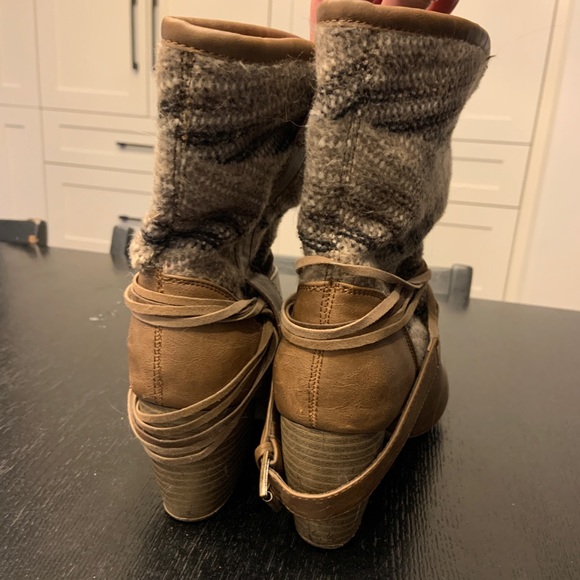 Heeled ankle boots - Picture 5 of 5